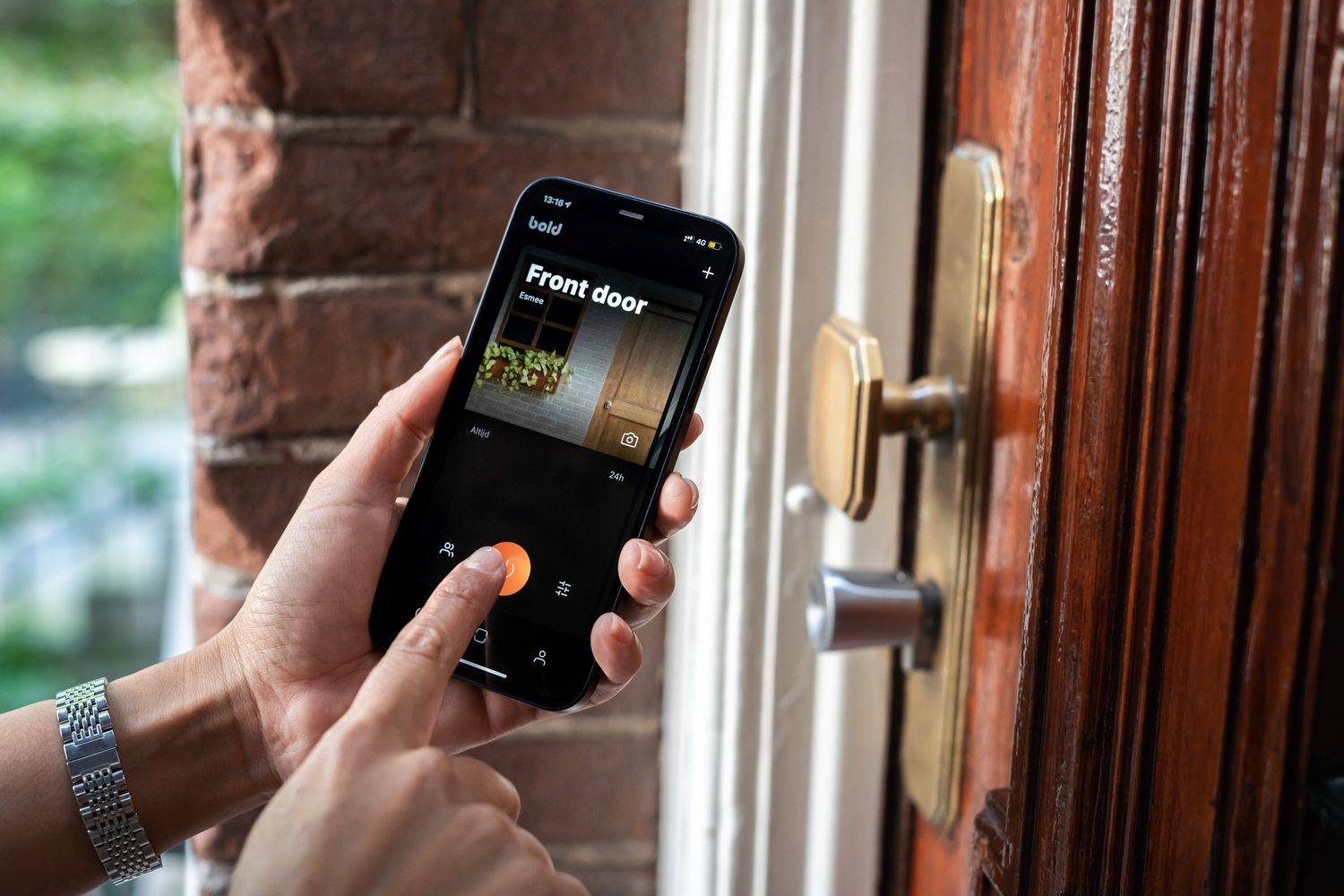 Smart lock connected to the App - Bold